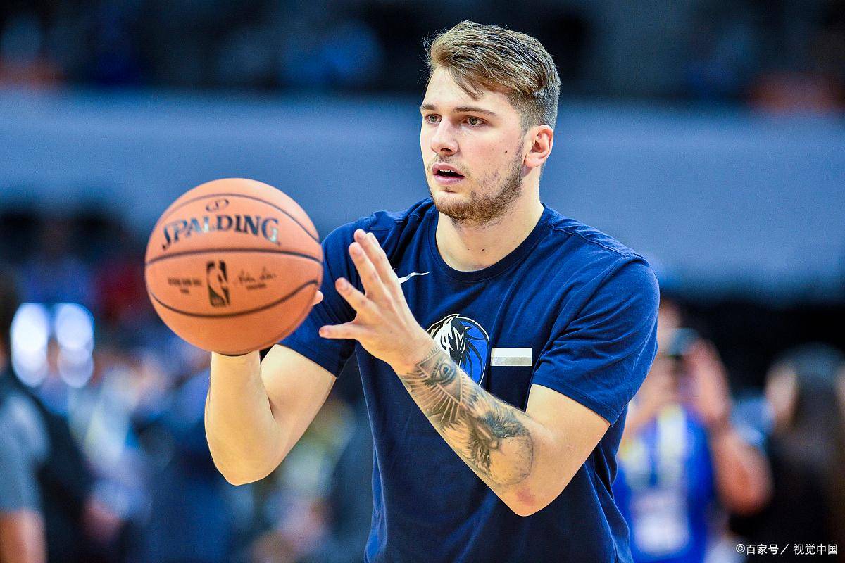 76人横扫雄鹿，东契奇状态火热