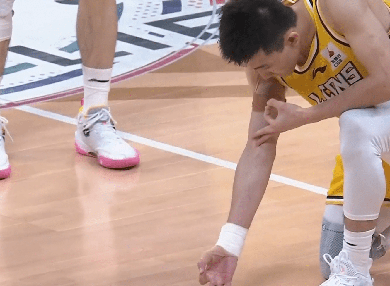 步行者险胜凯尔特人,孙铭徽关键制胜 步行者险胜凯尔特人,孙铭徽关键制胜