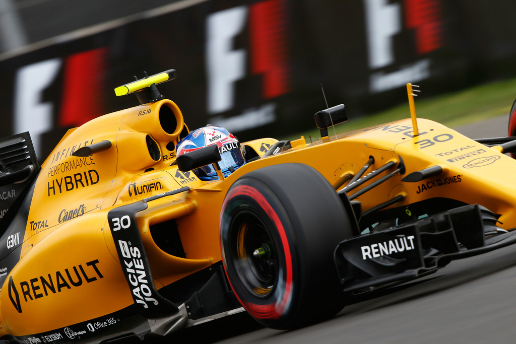 雷诺车队力克哈斯车队，阿隆索带队取胜