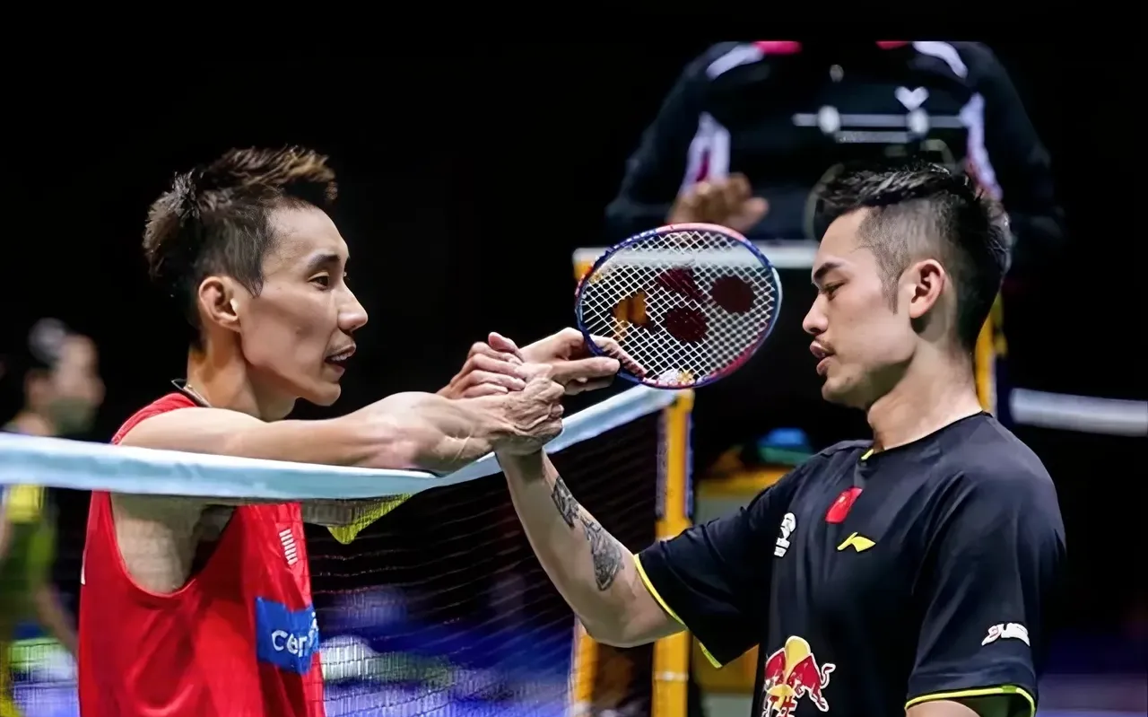 韩国羽毛球队血洗英格兰羽毛球队，李宗伟完成帽子戏法