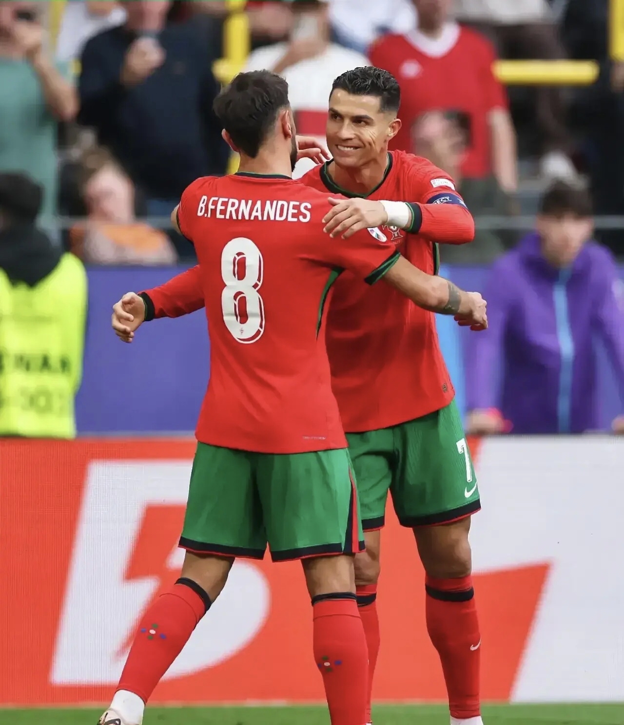 葡萄牙队横扫奥地利队，马龙关键制胜