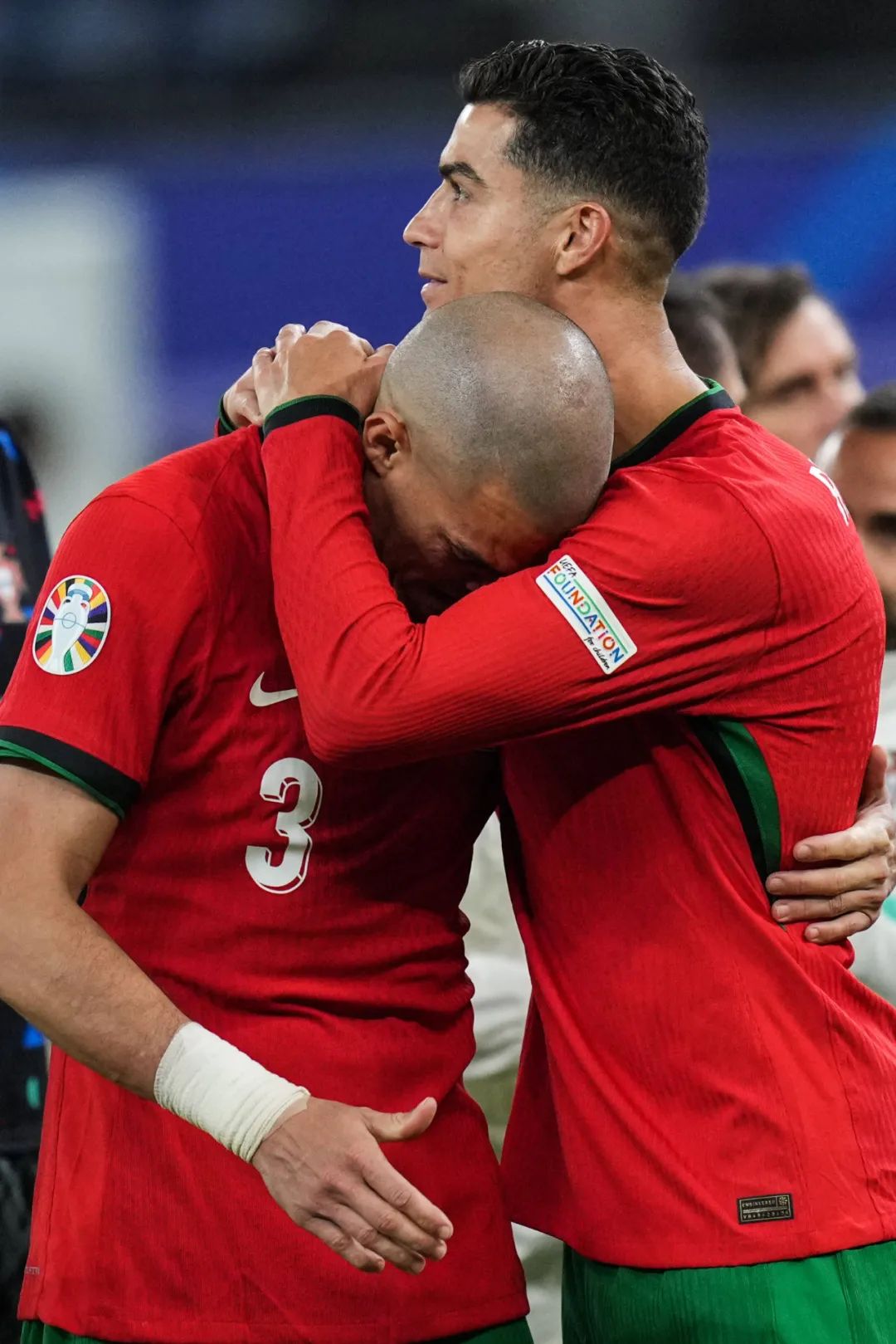 瑞士绝杀法国，C罗扛起全队