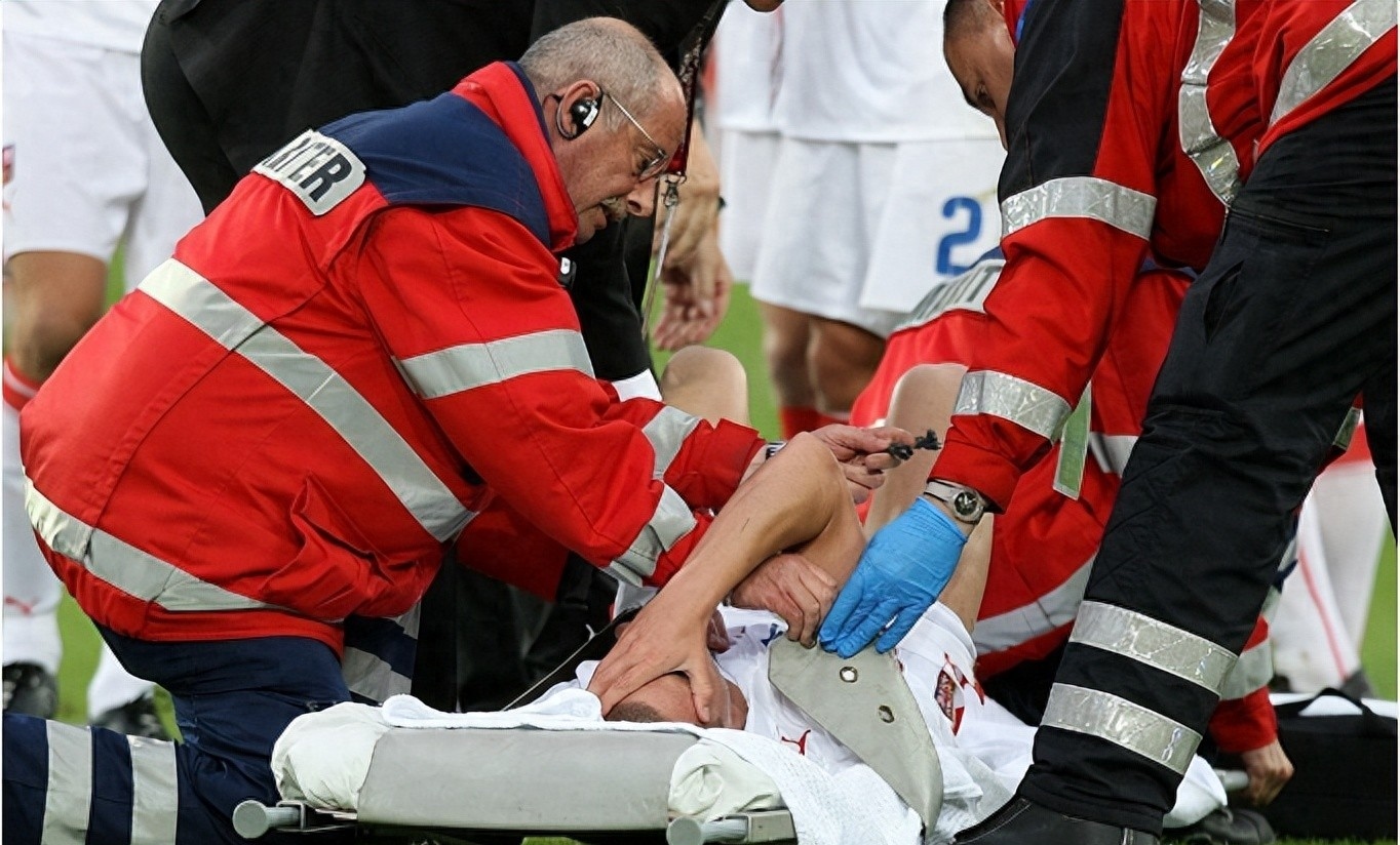 马刺后卫重伤，球队面临暂时人手短缺困境