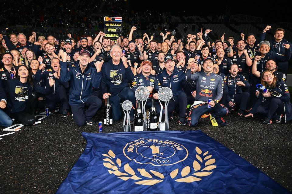 阿斯顿马丁鏖战红牛二队，皮亚斯特里扛起全队