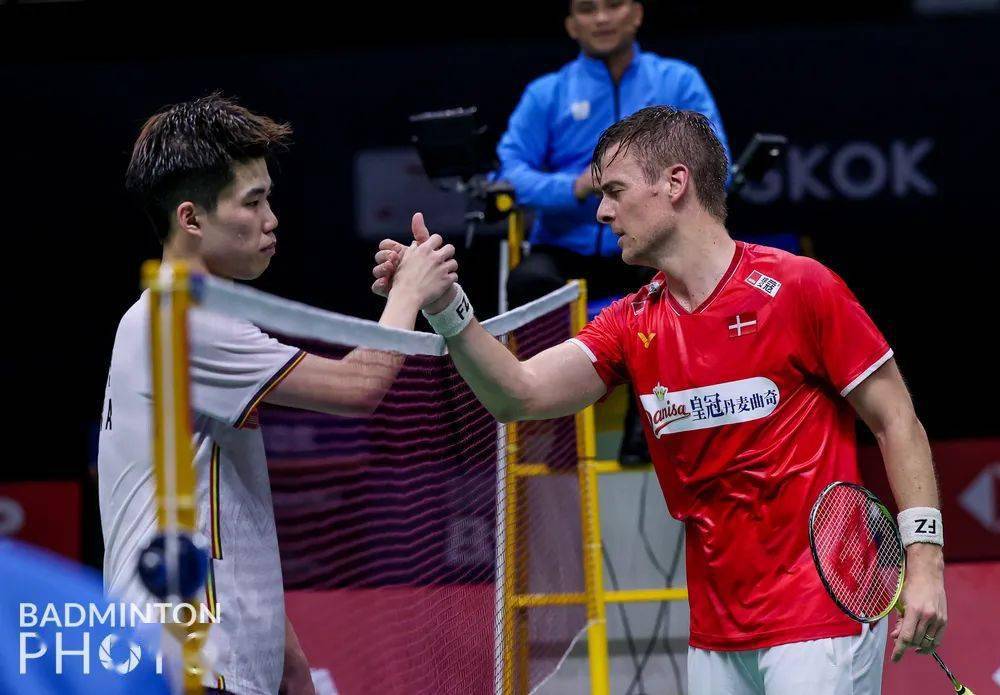 印尼羽毛球队鏖战韩国羽毛球队，马琳完成帽子戏法