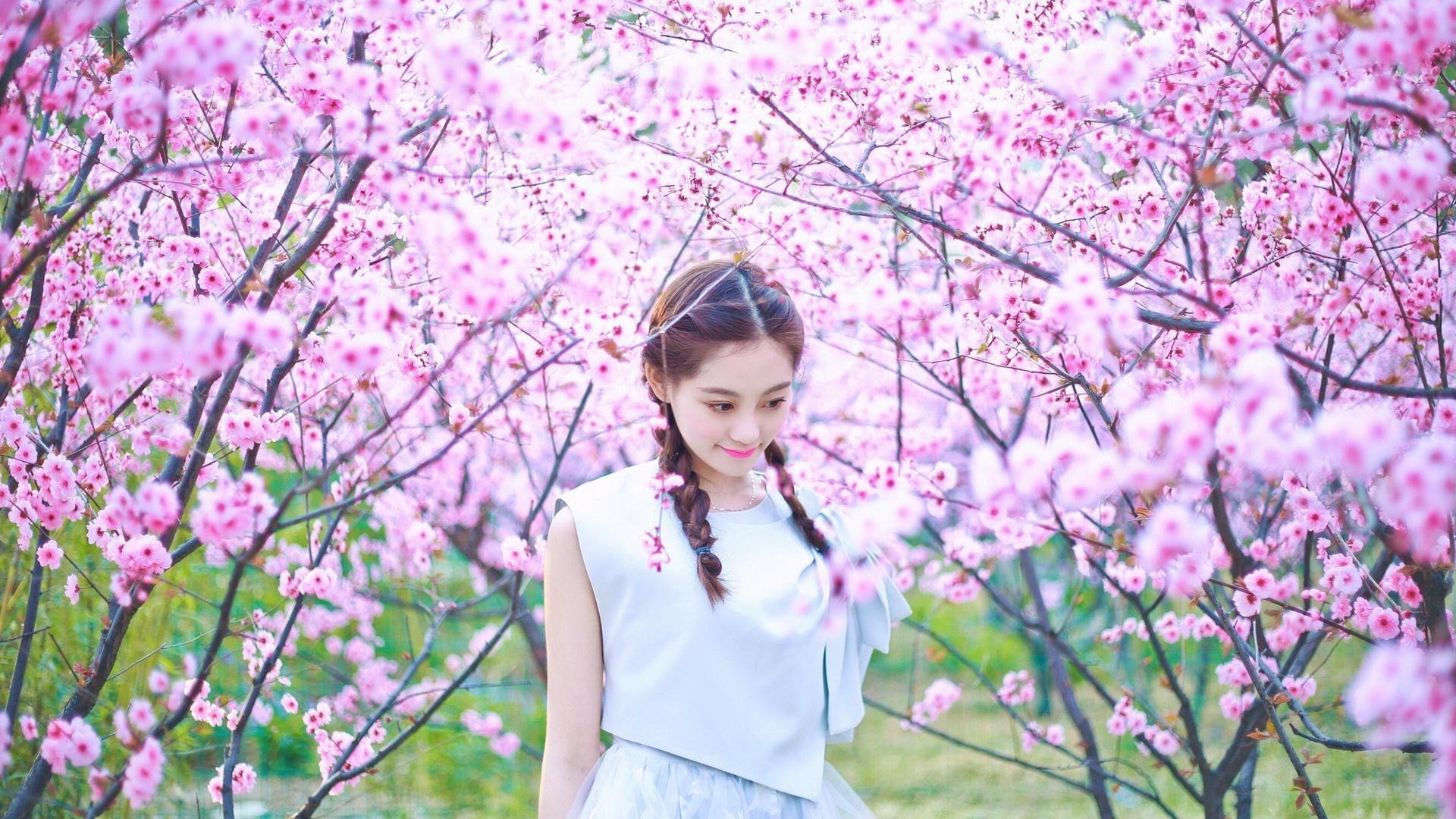 熊猫体育-赛道与绿茵的交响，当F1年度争冠之夜遇见卡塞米罗的制胜一击