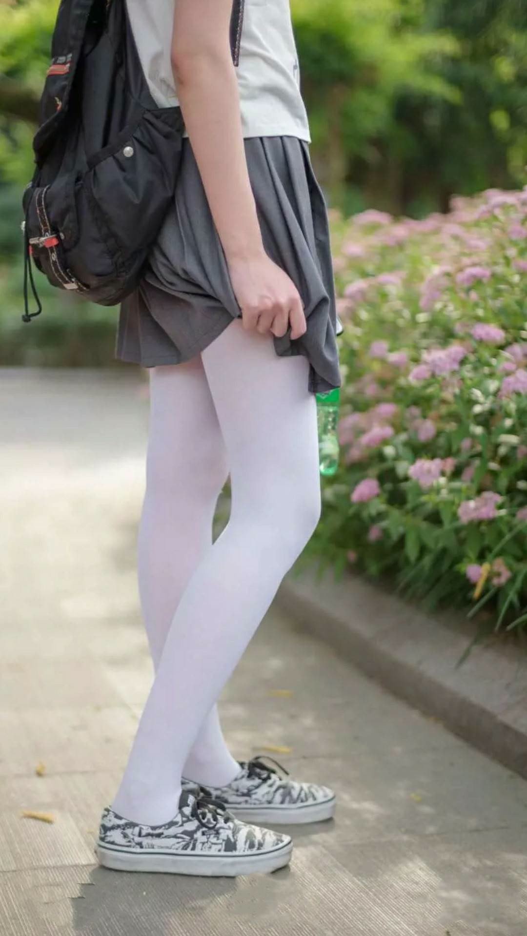 熊猫体育互动-浓眉关键先生显神威，活塞单节狂潮拉开火箭