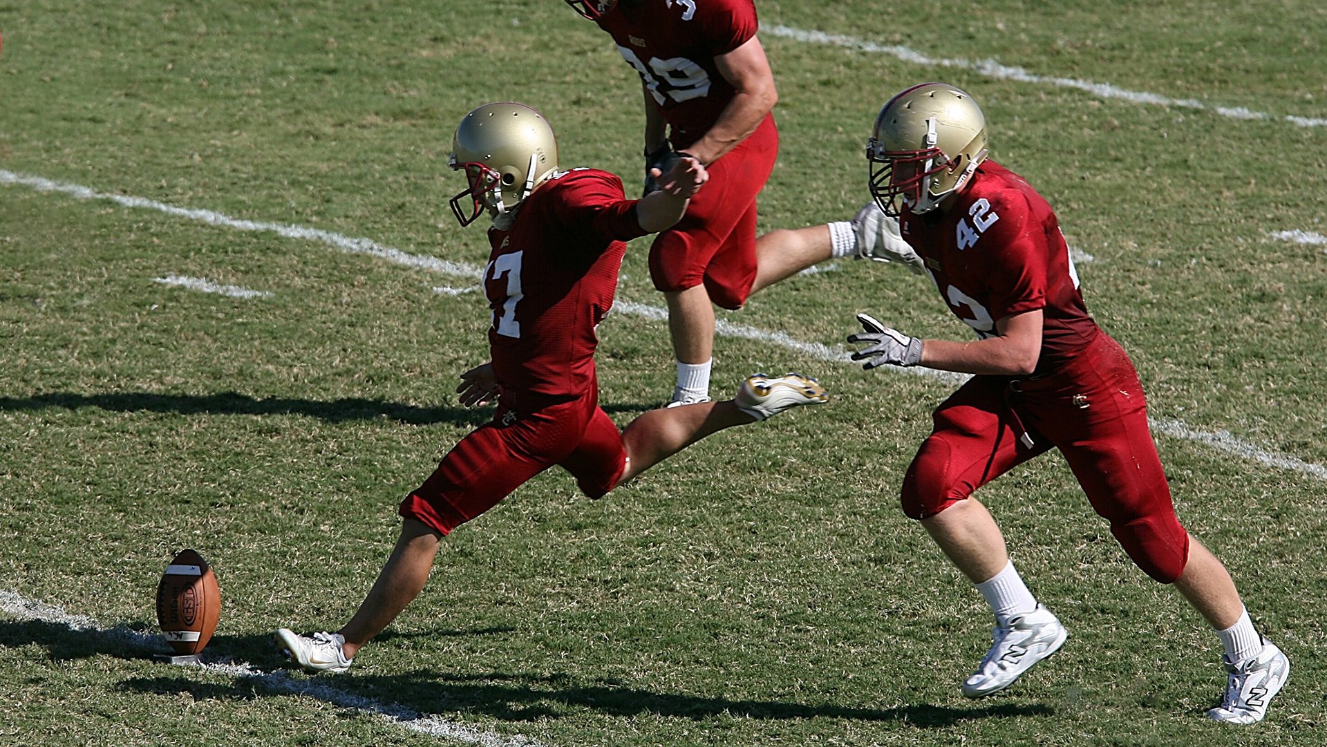 格纳布里闪耀全场，西班牙战术压制终结波兰连胜